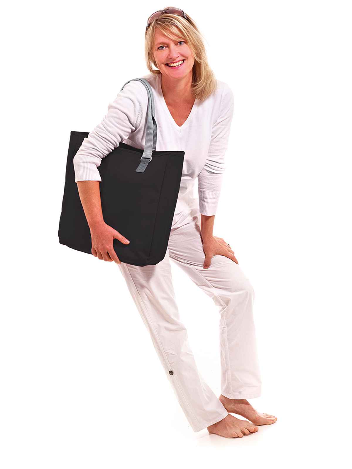 shopper SOLUTION black featuring a model