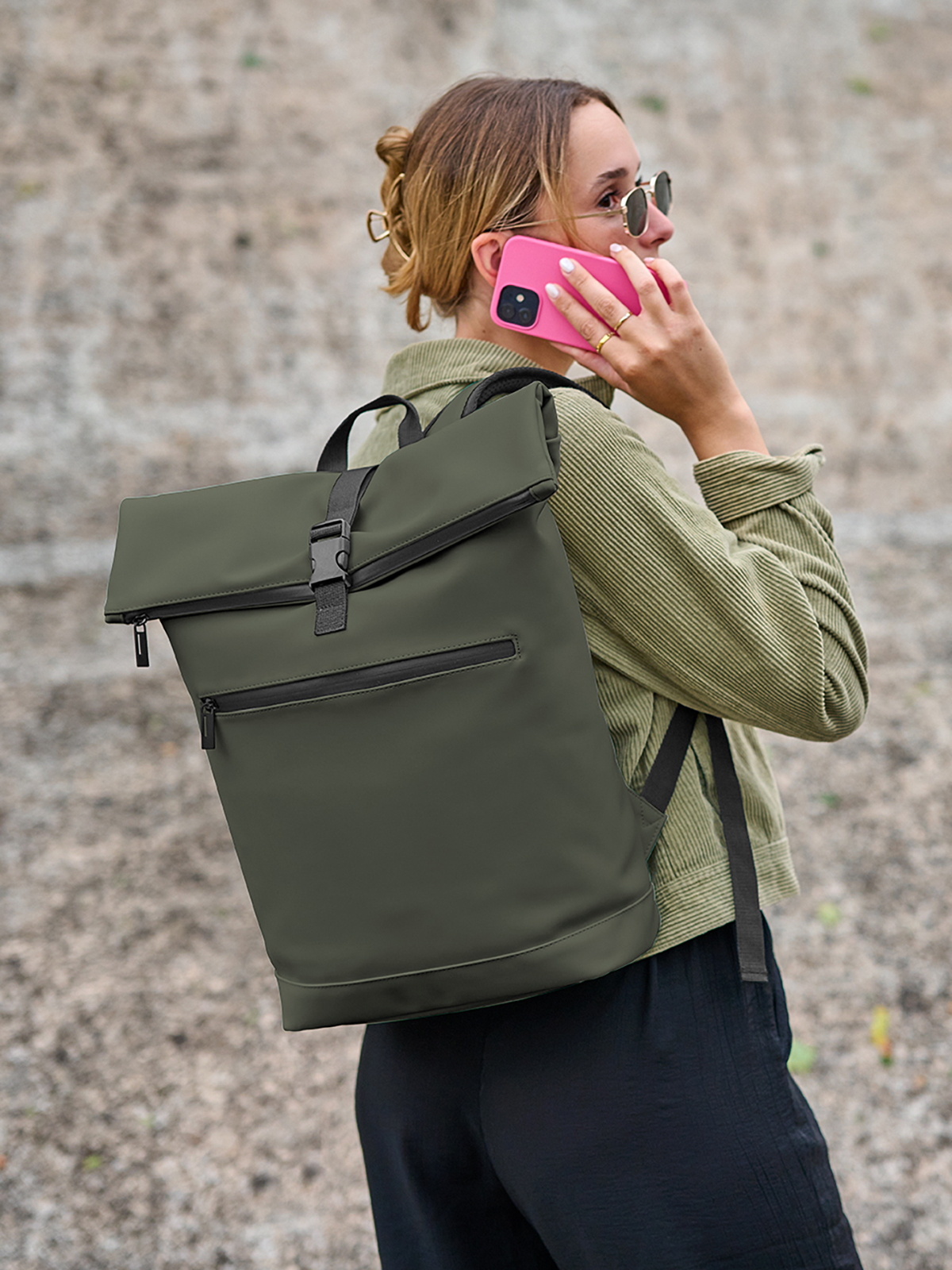 Laptop-Rucksack PURE oliv mit Model