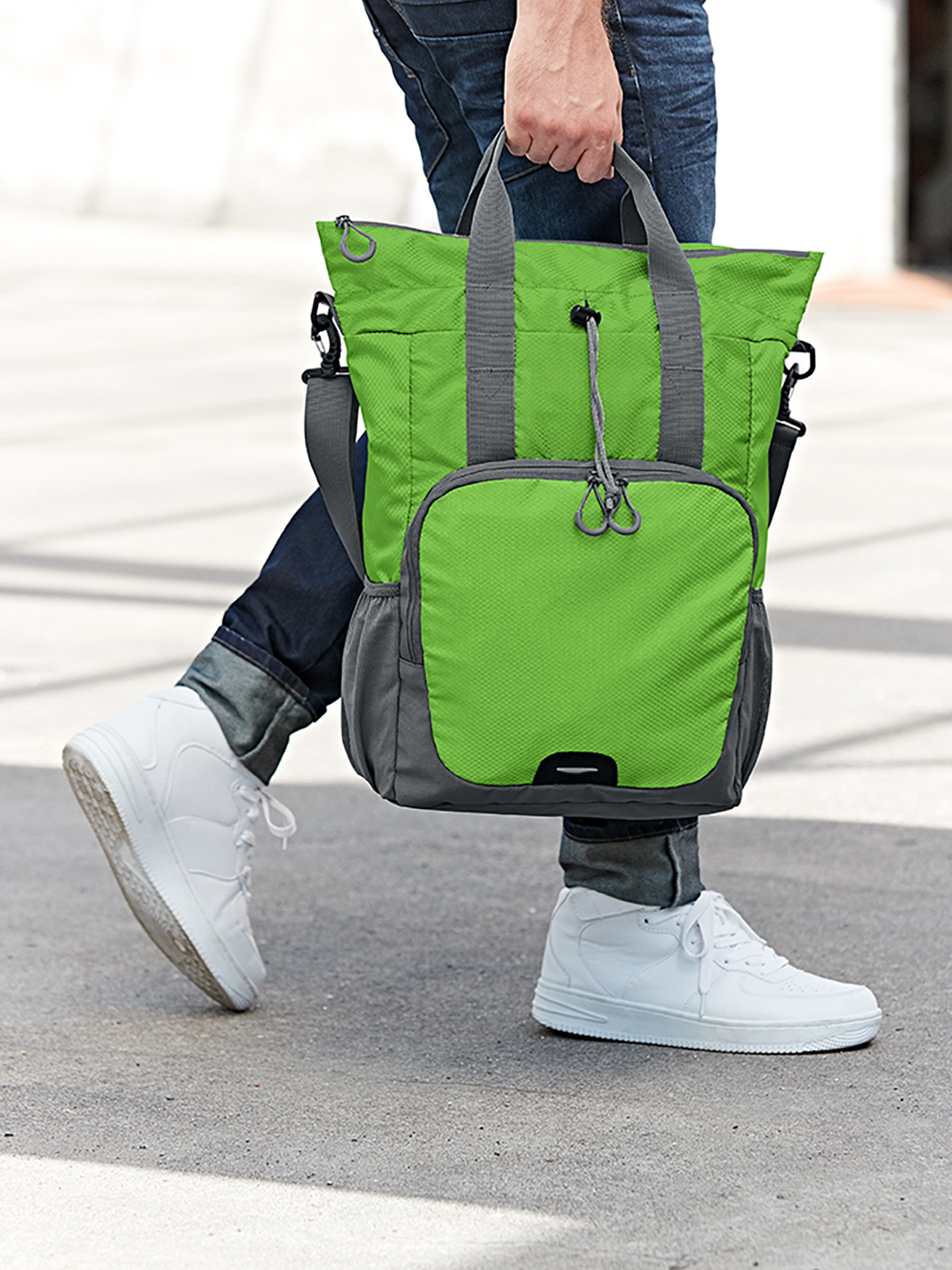 multi bag STEP apple-green featuring a model