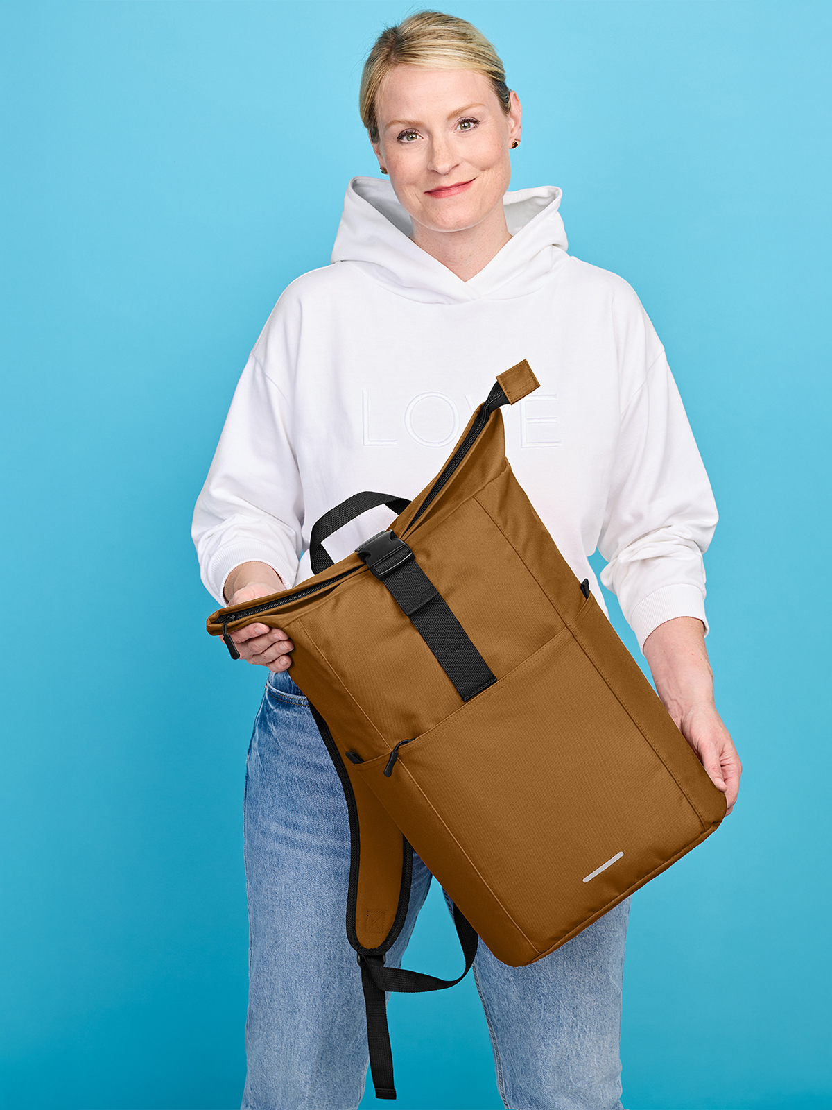 backpack BASIC copper featuring a model