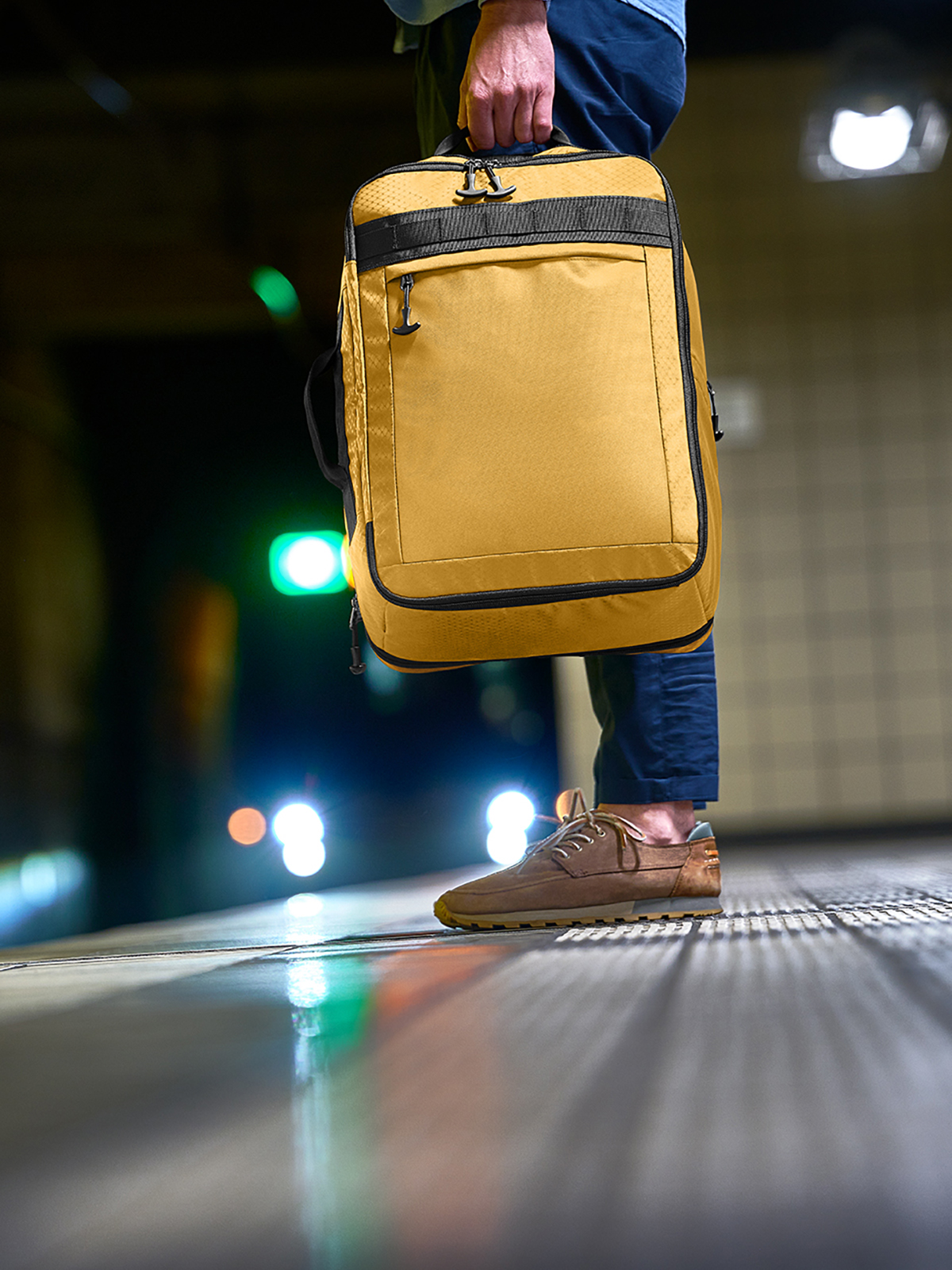 Reise-Rucksack ACTIVE senfgelb mit Model