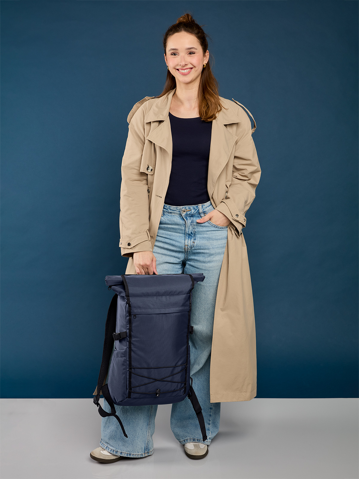 notebook backpack FLEX in navy, shown with model