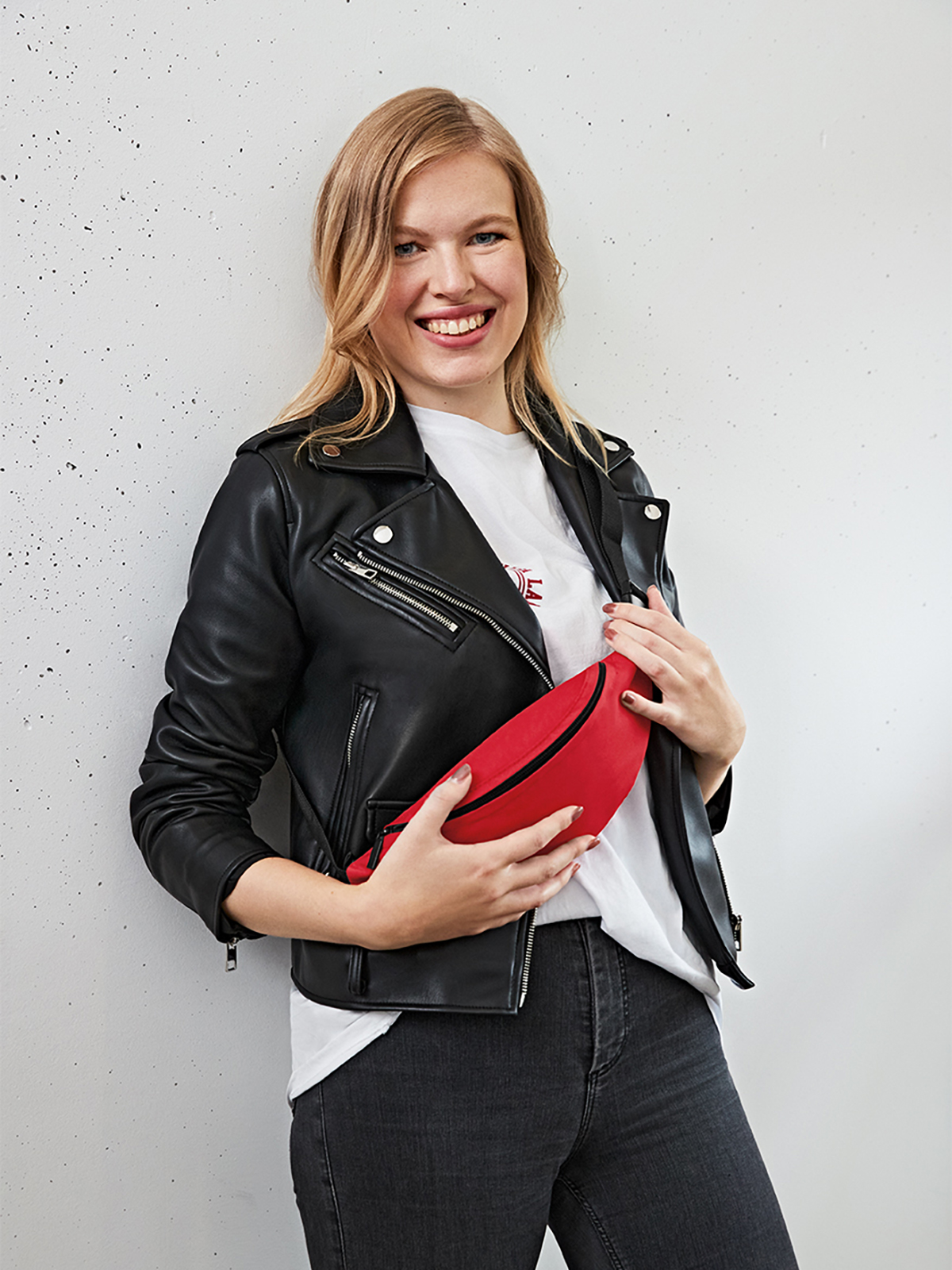 waist bag DAILY red featuring a model